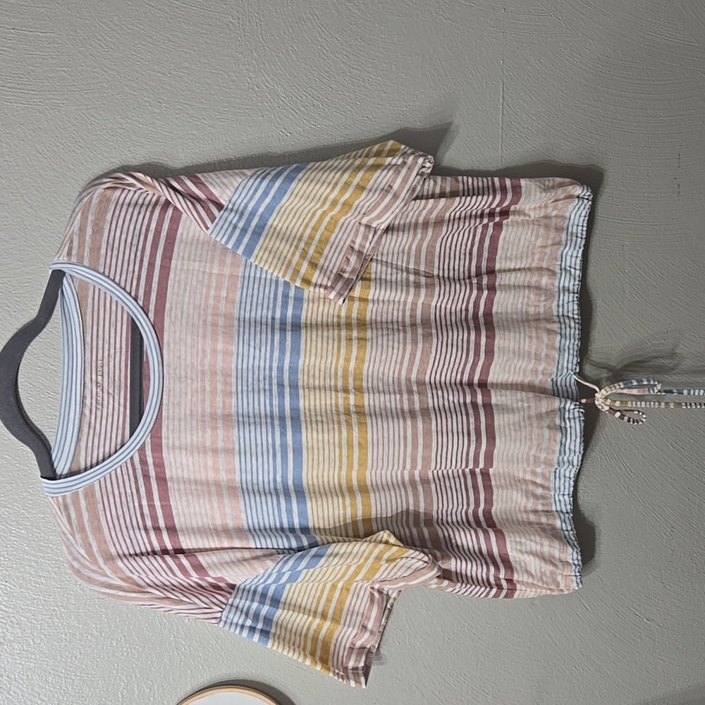 American Eagle crop drawstring hem tee